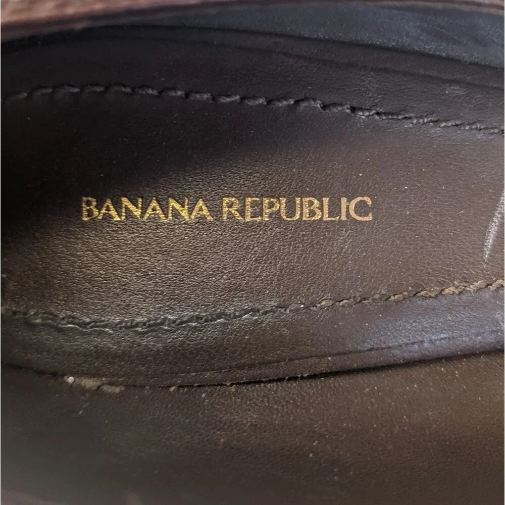 Banana Republic wedge peep toe brown leather shoes w/ buckle, size 9
